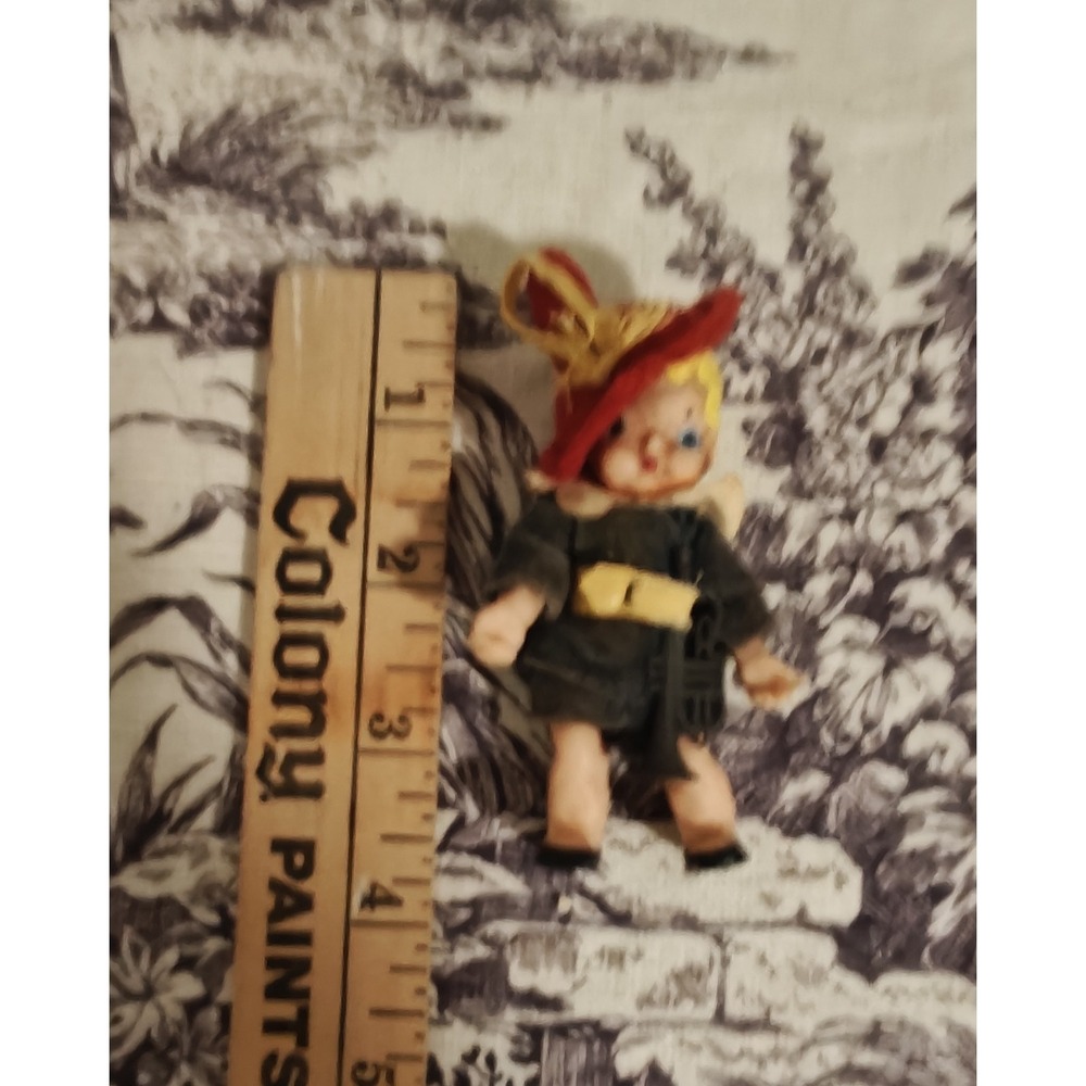 Mini MCM Souvenir Doll Boy In felt Hat - Picture 7 of 8